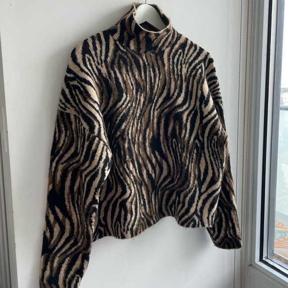 Zara chunky cozy animal print sweater - Picture 5 of 5